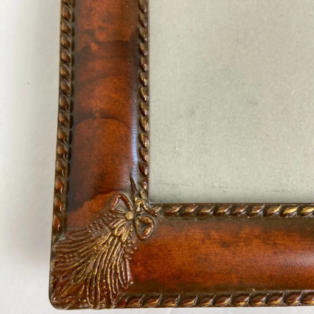 Vintage  Picture Frame Made in Taiwan